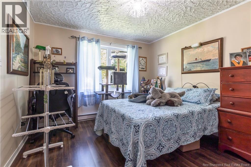 6 Dundas Property Photo 20