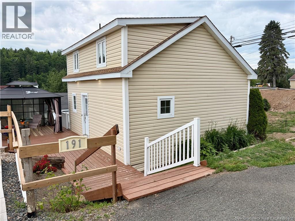 191 Renfrew Property Photo 2
