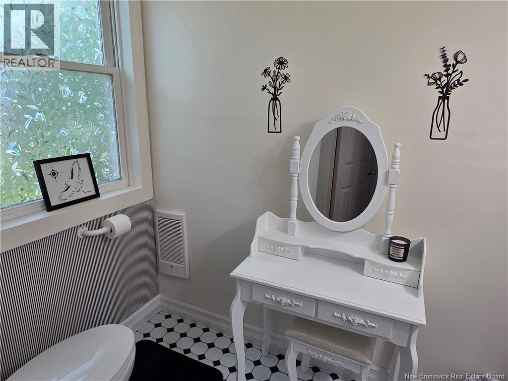 35 Queen West Street Property Photo 23
