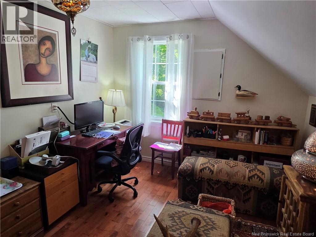 35 Queen West Street Property Photo 27