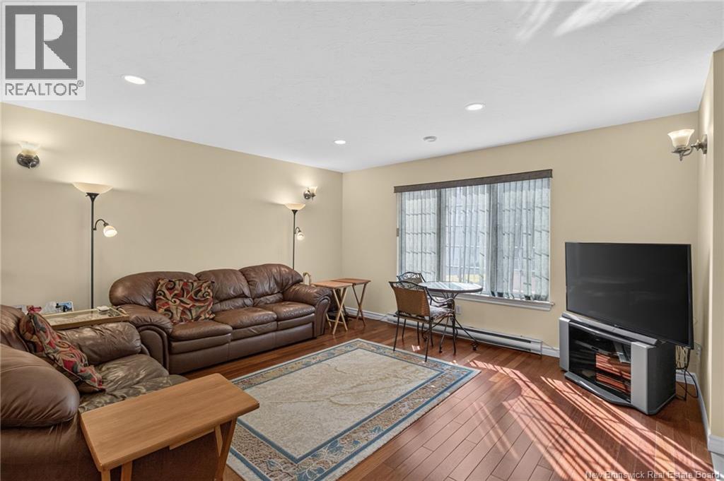 205 Lonsdale Drive Property Photo 13