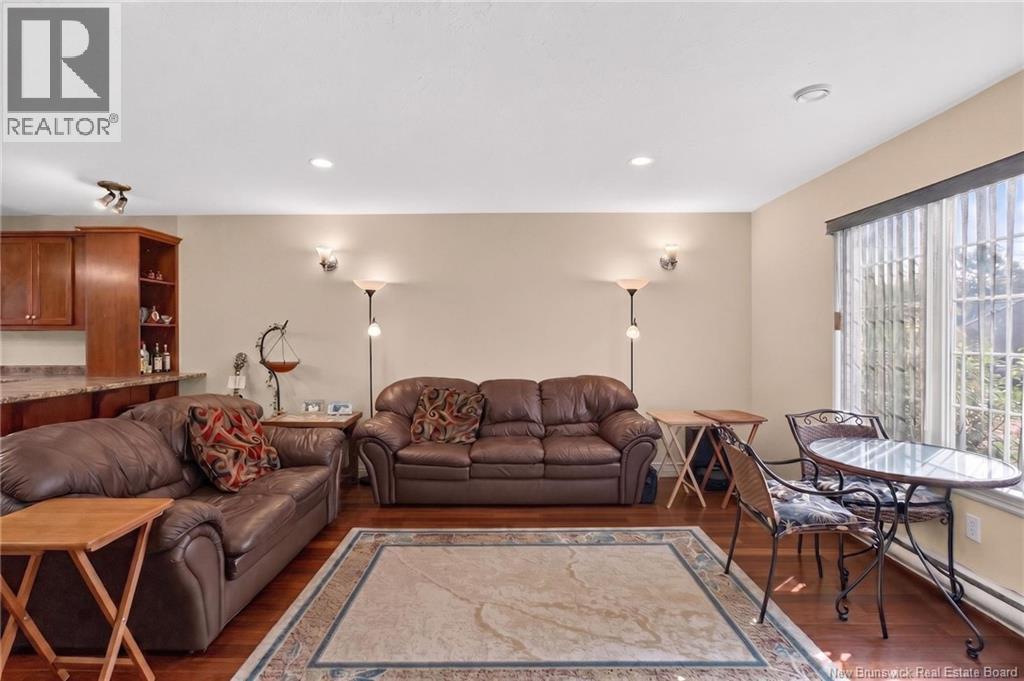 205 Lonsdale Drive Property Photo 15