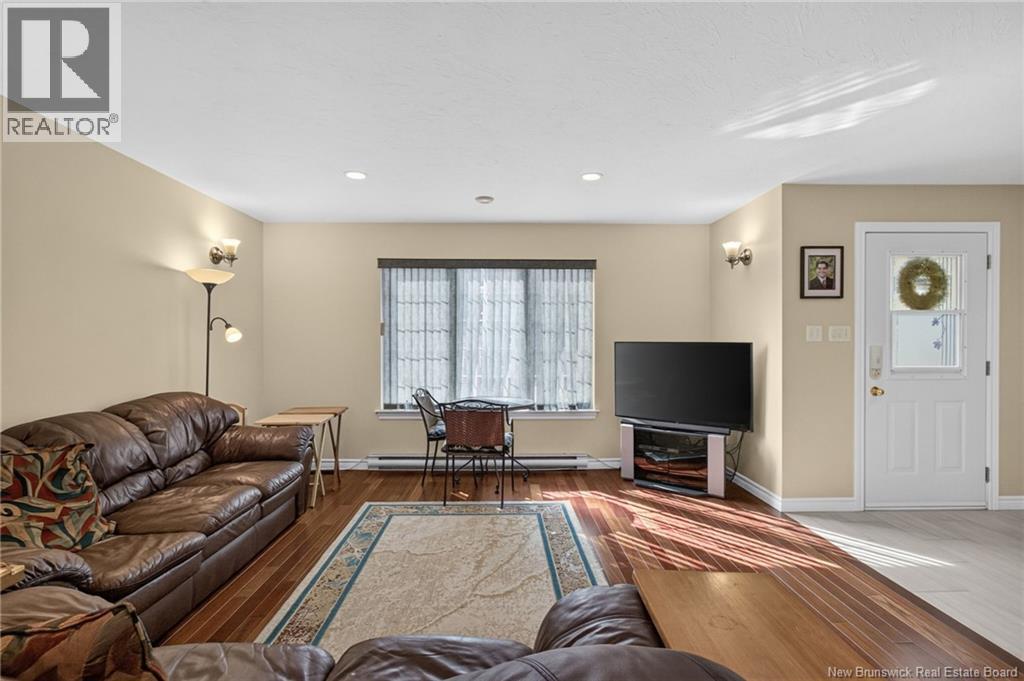 205 Lonsdale Drive Property Photo 16