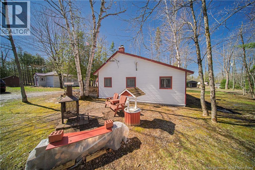 9 Curtis Lane Property Photo 5