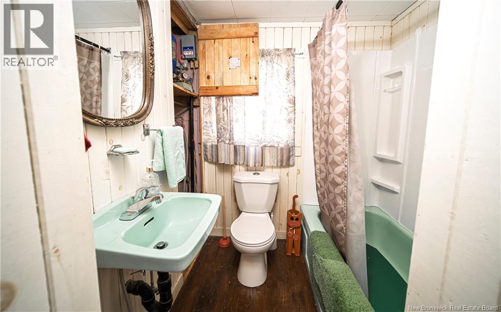 9 Curtis Lane Property Photo 14