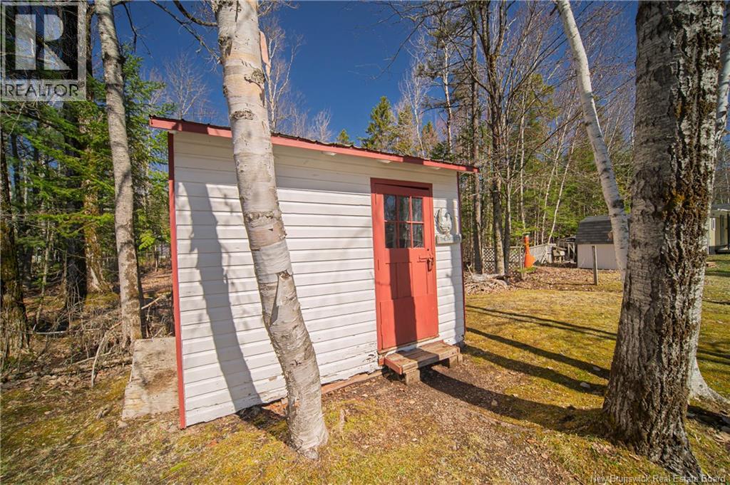 9 Curtis Lane Property Photo 27