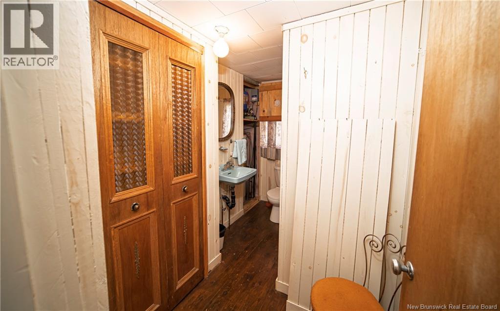 9 Curtis Lane Property Photo 34