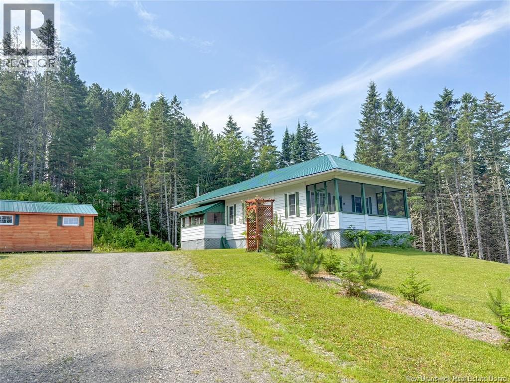 65 Woodland Crescent