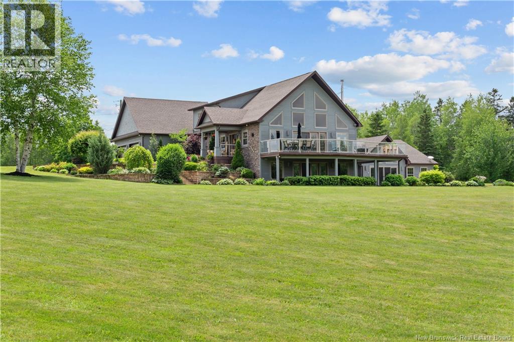 660 Saint Charles Sud Road Property Photo 1