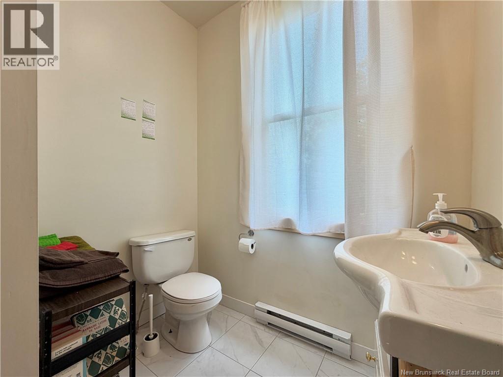 539 Queen St Property Photo 25