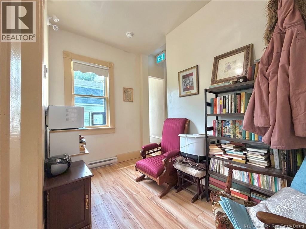 539 Queen St Property Photo 26