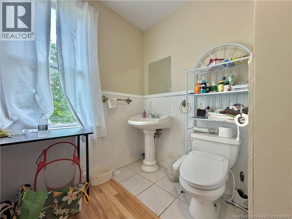 539 Queen St Property Photo 28