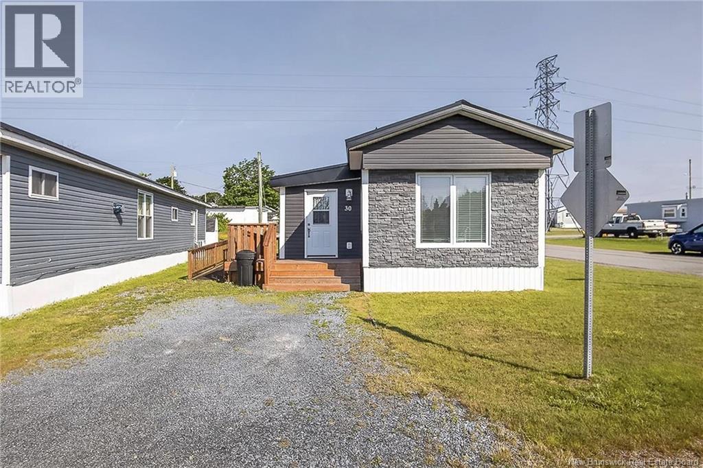 30 Violet Street Property Photo 2