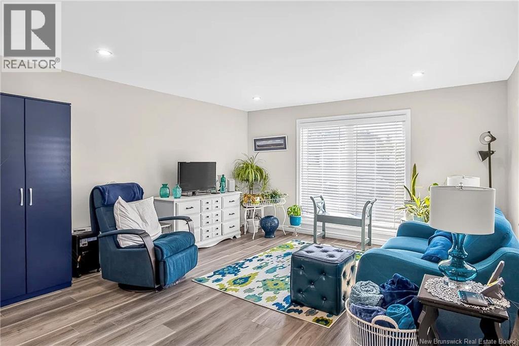 30 Violet Street Property Photo 6