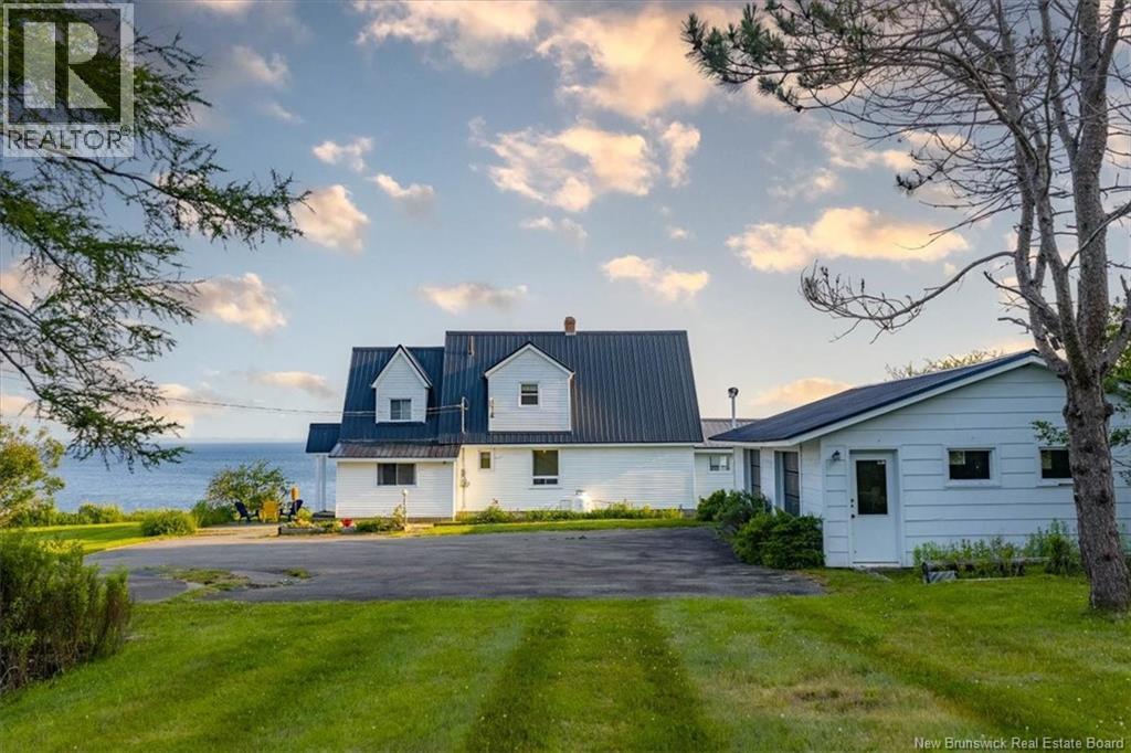 280 Holts Point Road Property Photo 3