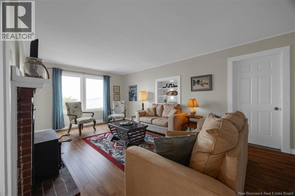 280 Holts Point Road Property Photo 4