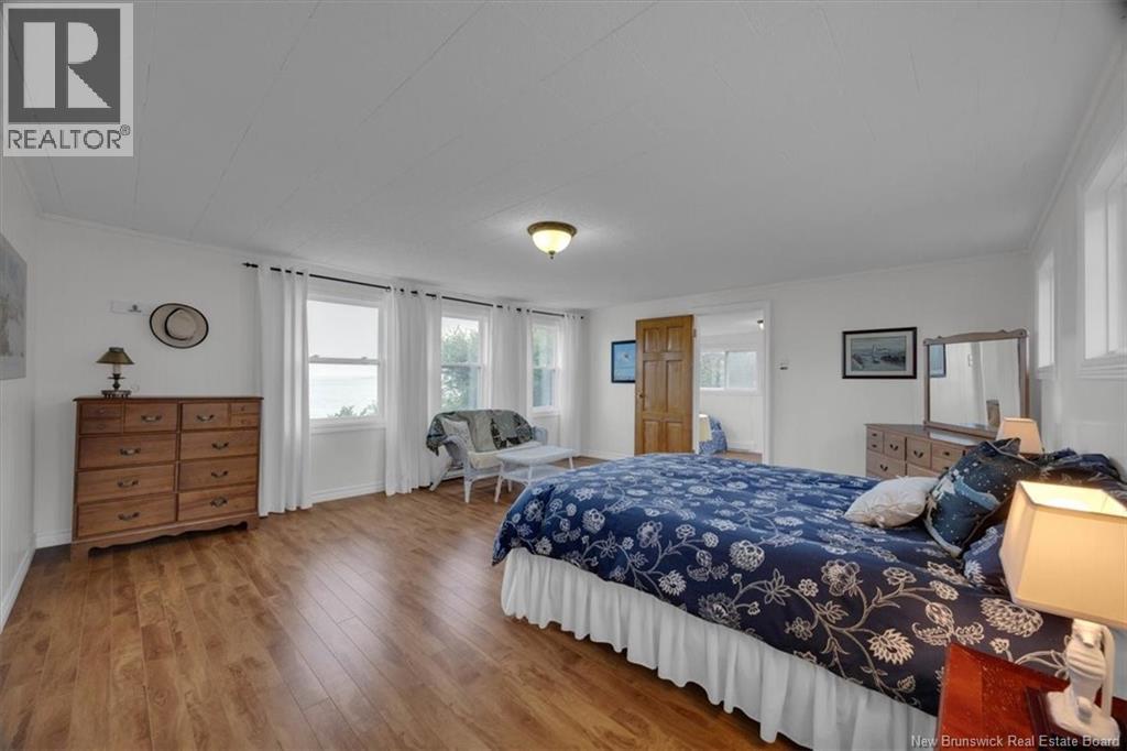 280 Holts Point Road Property Photo 16