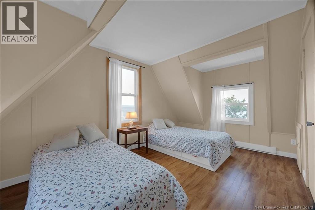 280 Holts Point Road Property Photo 26
