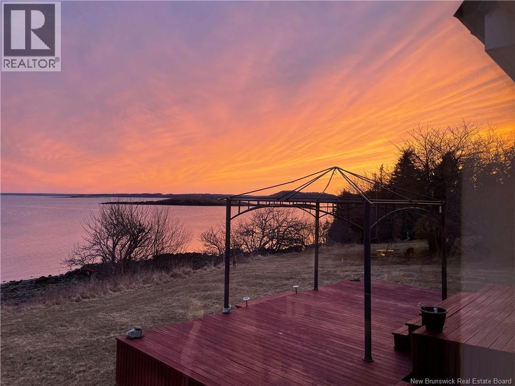 280 Holts Point Road Property Photo 44