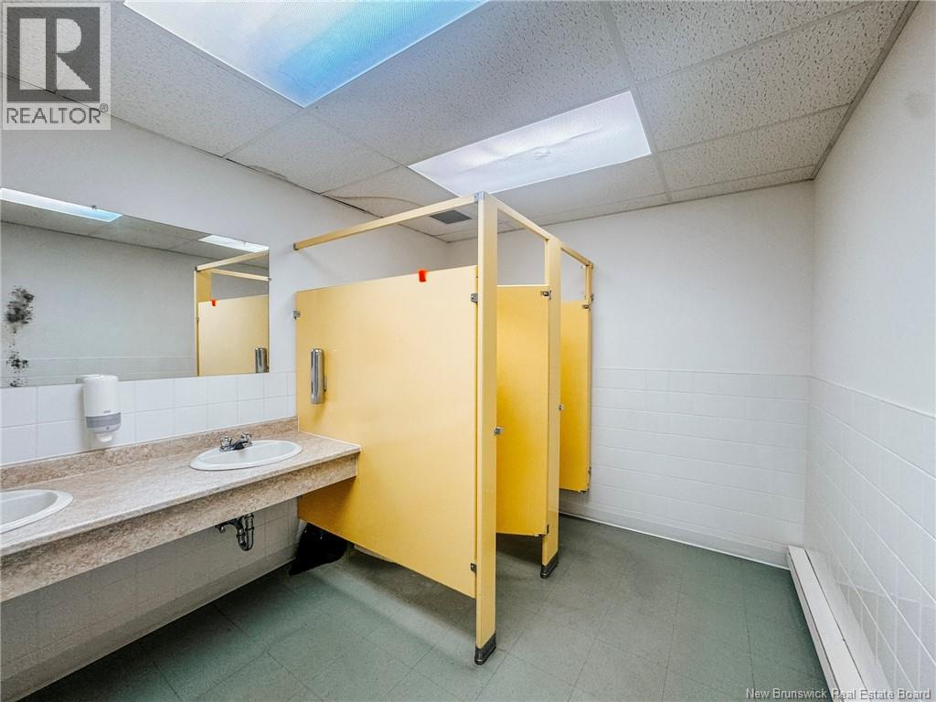 270 Douglas Avenue Property Photo 32