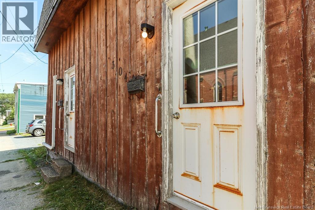304 Carmarthen Street Property Photo 18