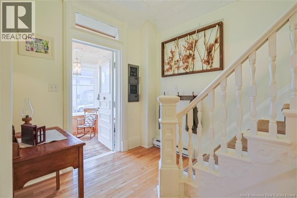 325 St James Street West Property Photo 6