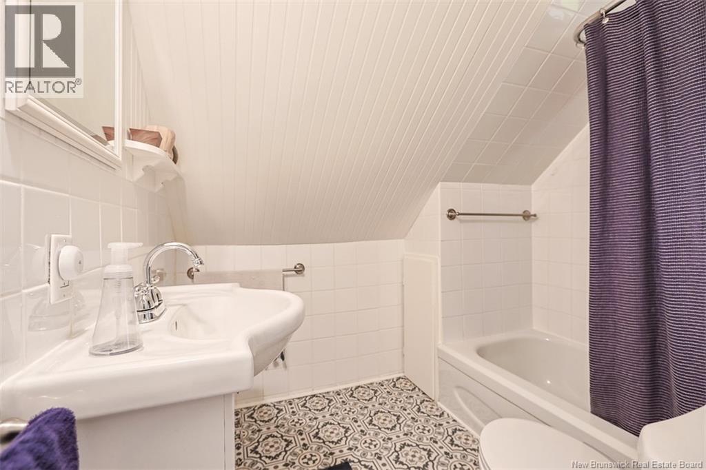 325 St James Street West Property Photo 25