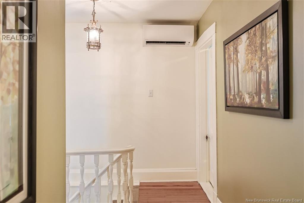 325 St James Street West Property Photo 28