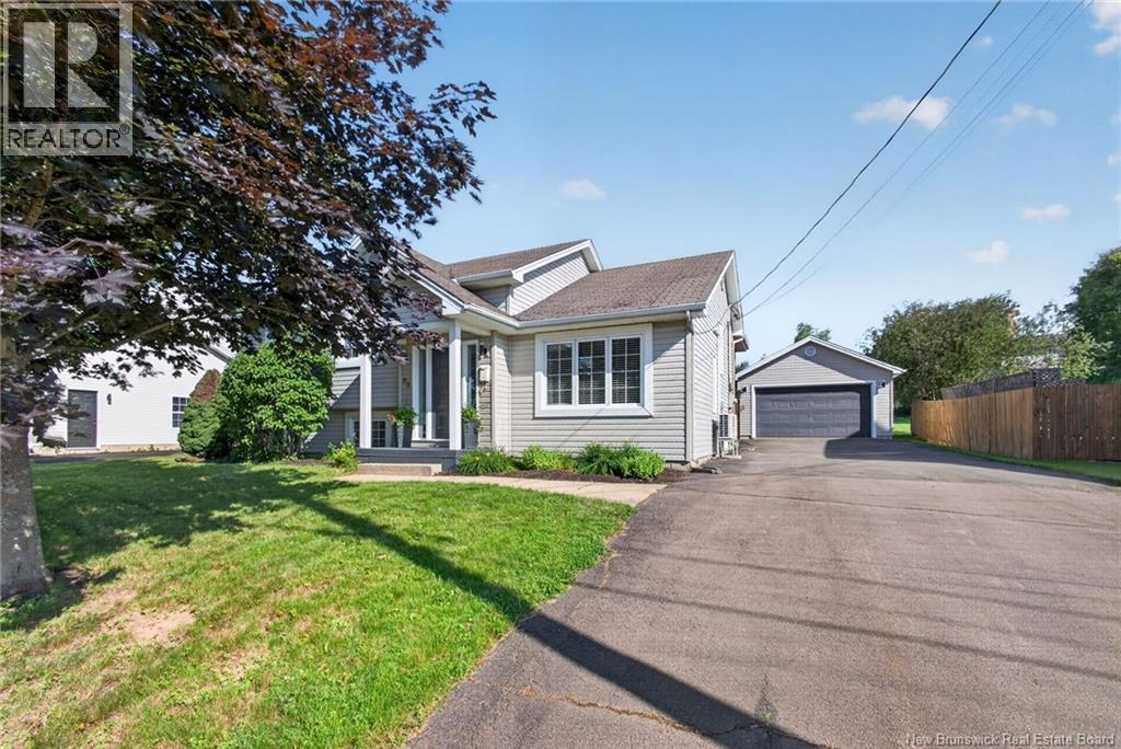 82 Des Bouleaux Crescent Property Photo 1