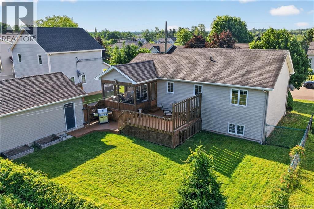 82 Des Bouleaux Crescent Property Photo 3