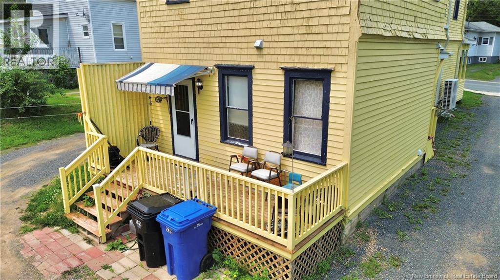 539 Queen St Property Photo 6