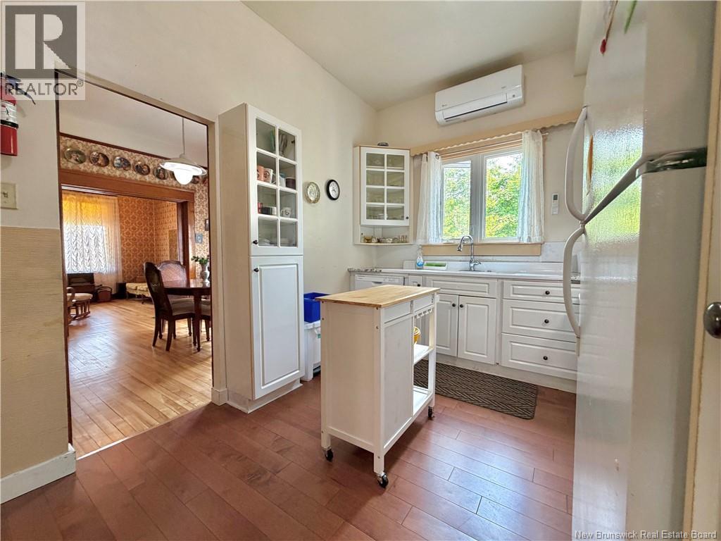 539 Queen St Property Photo 16