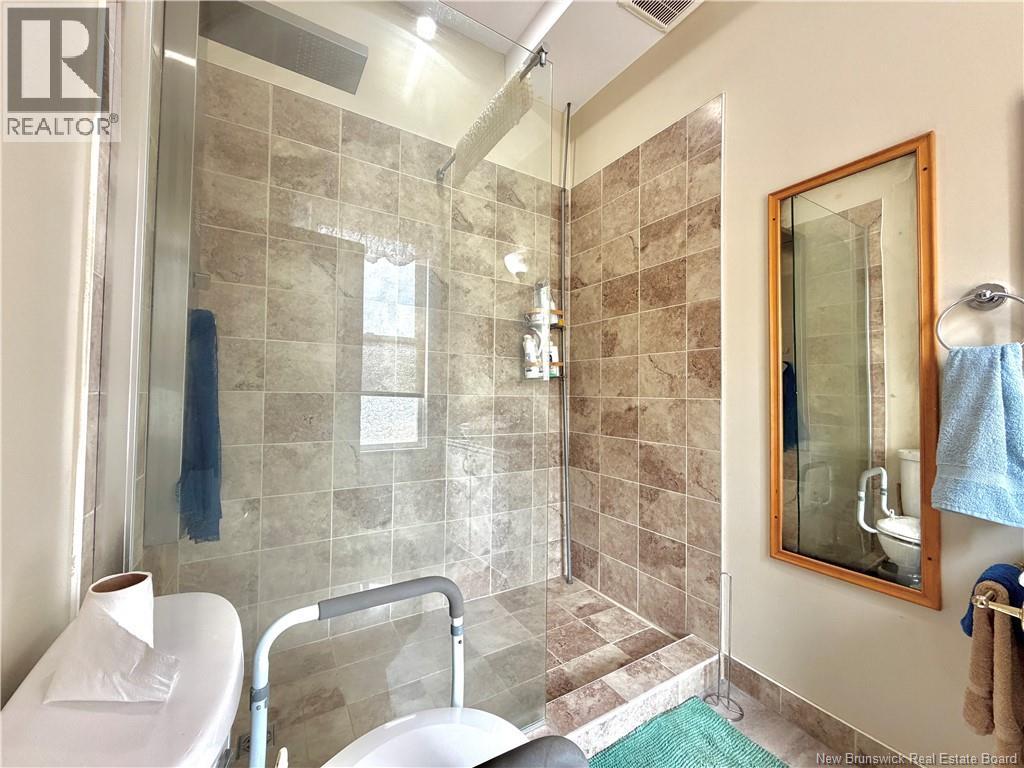 539 Queen St Property Photo 22