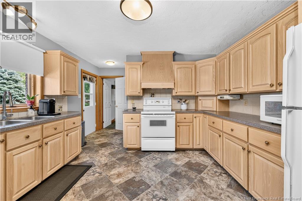 330 Vanier Street Property Photo 18