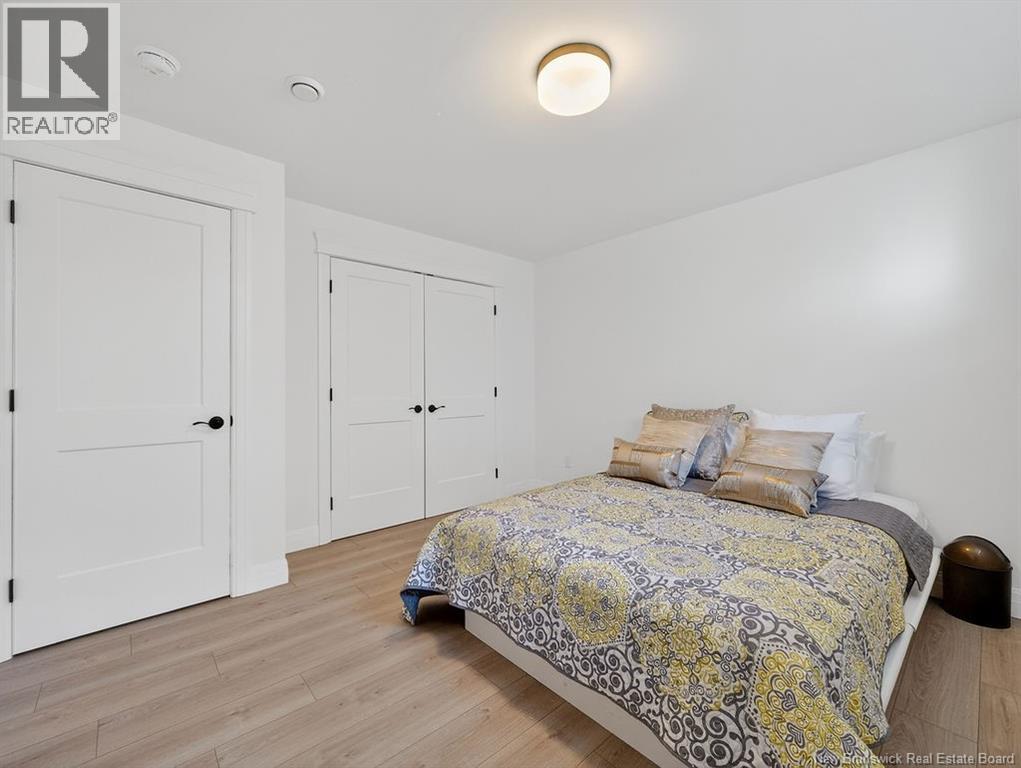 24 Rosenburg Property Photo 28