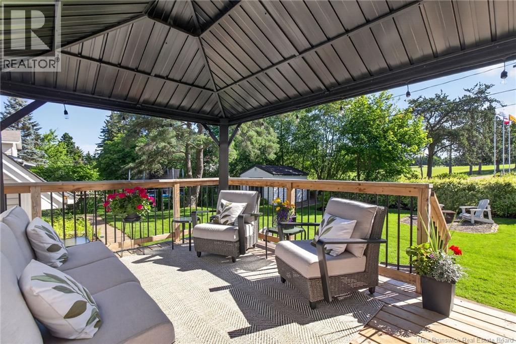 12 Fairway Boulevard Property Photo 32