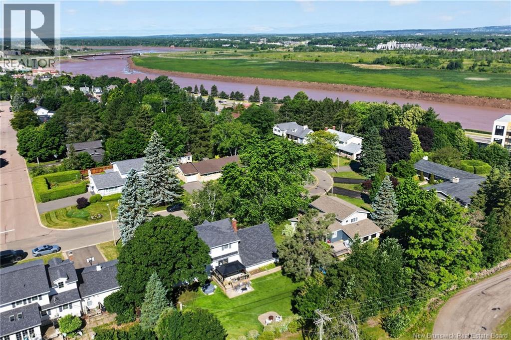 12 Fairway Boulevard Property Photo 40
