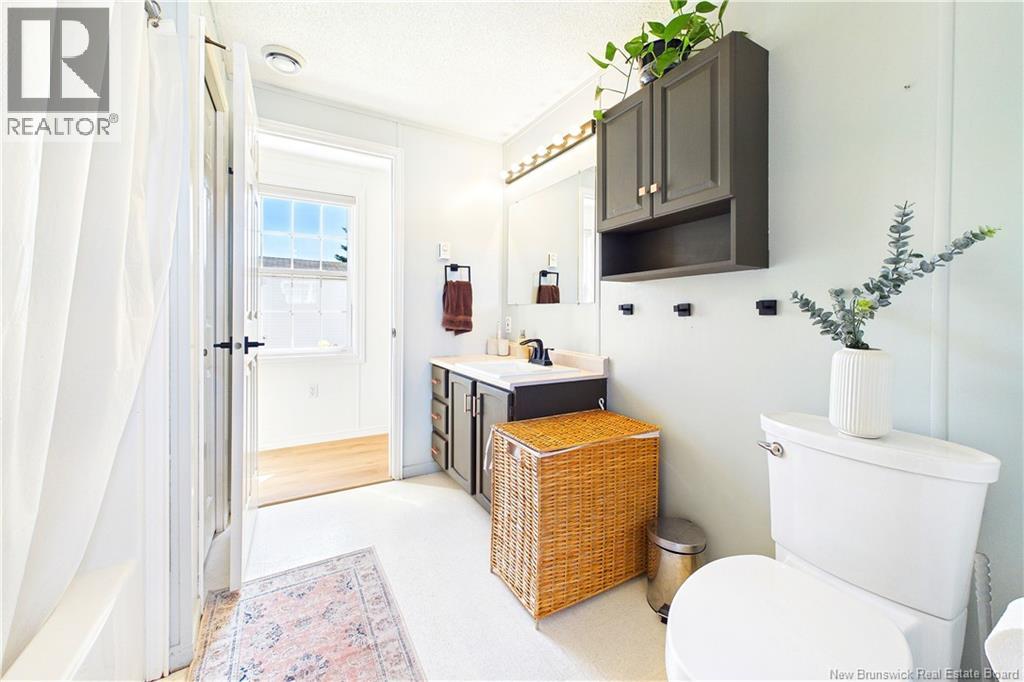 53 Andre Property Photo 18