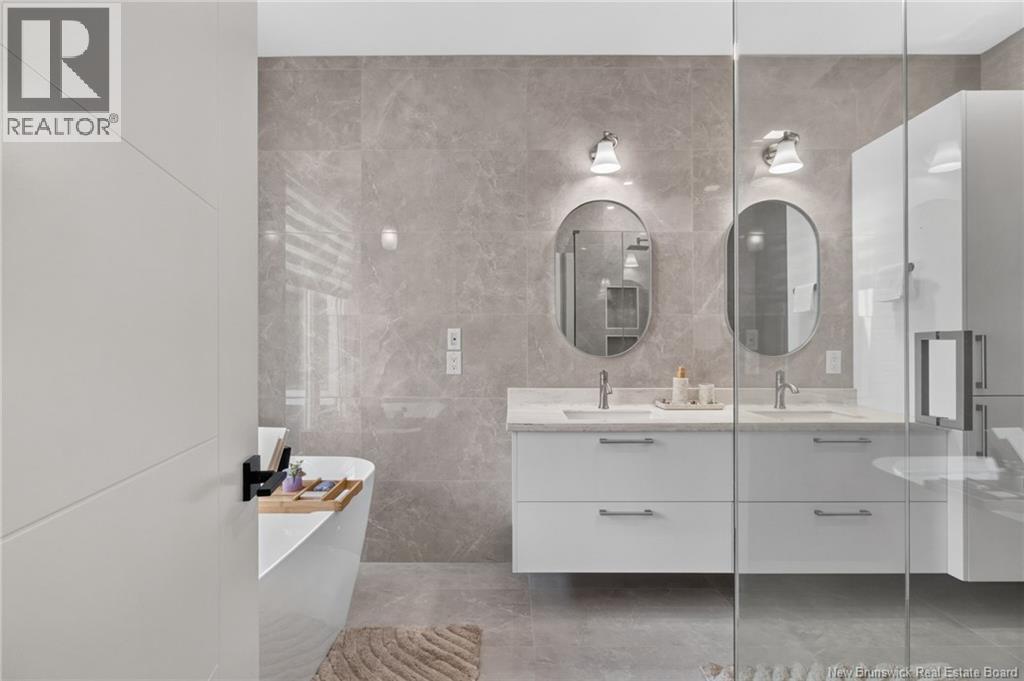 95 Via Roma Way Property Photo 37