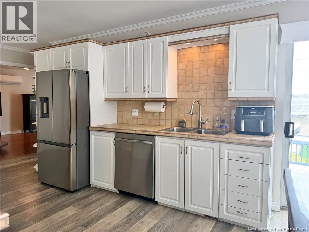 30 Florient Property Photo 9