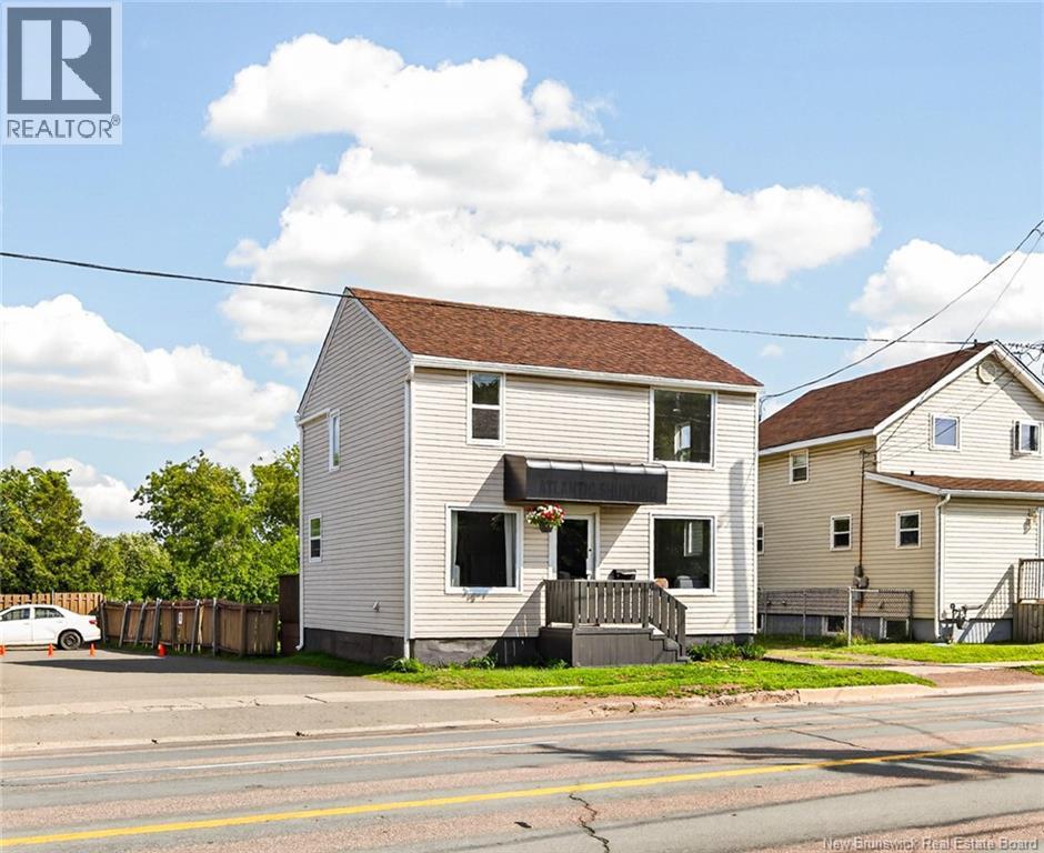 1702 Main Street Property Photo 1