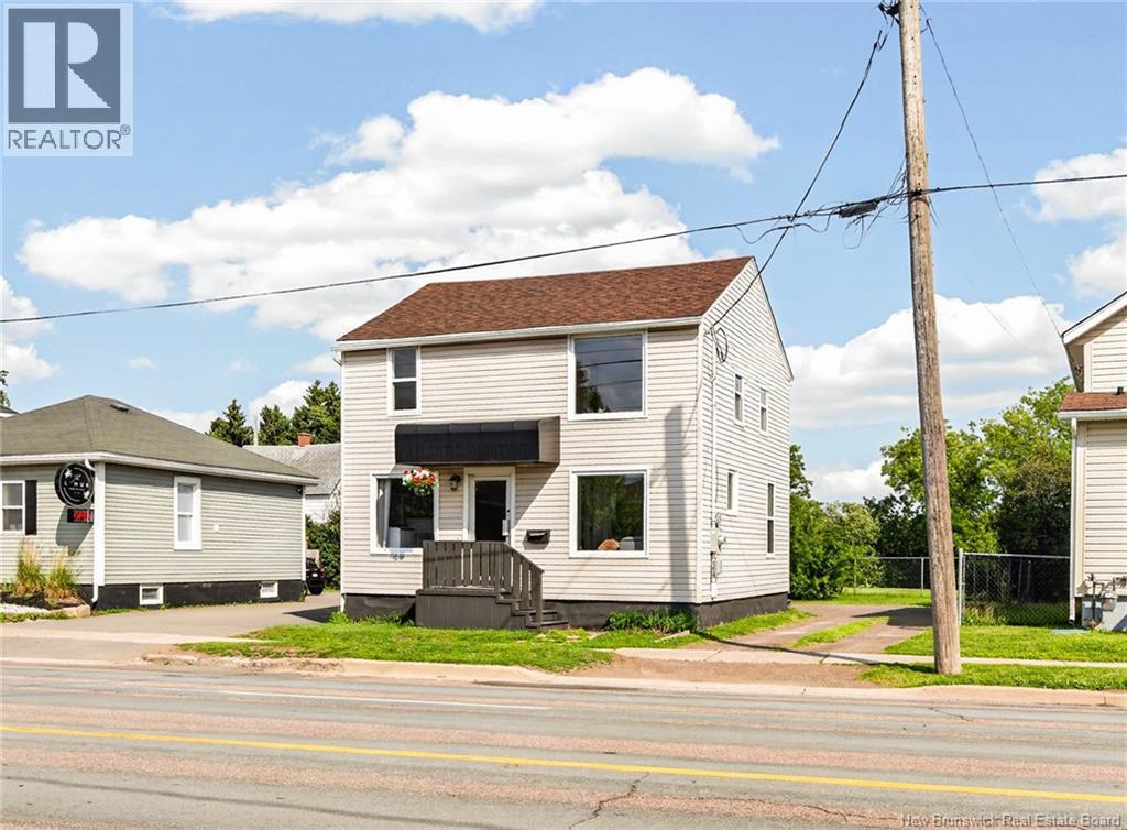 1702 Main Street Property Photo 3