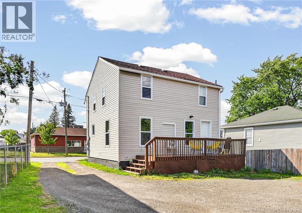 1702 Main Street Property Photo 6