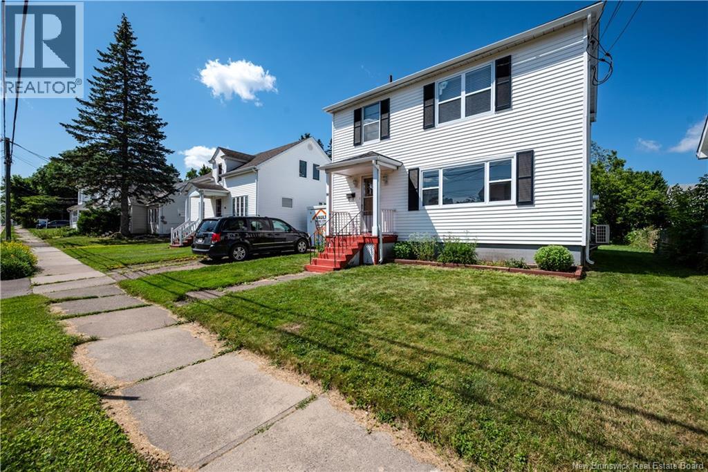 98 Maple Street Property Photo 3