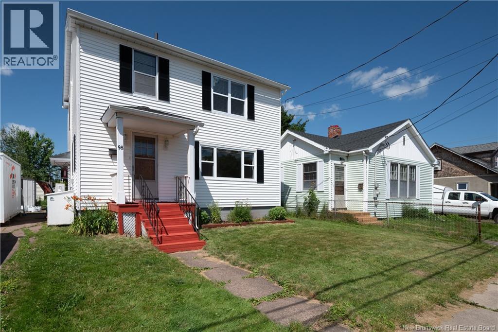 98 Maple Street Property Photo 4