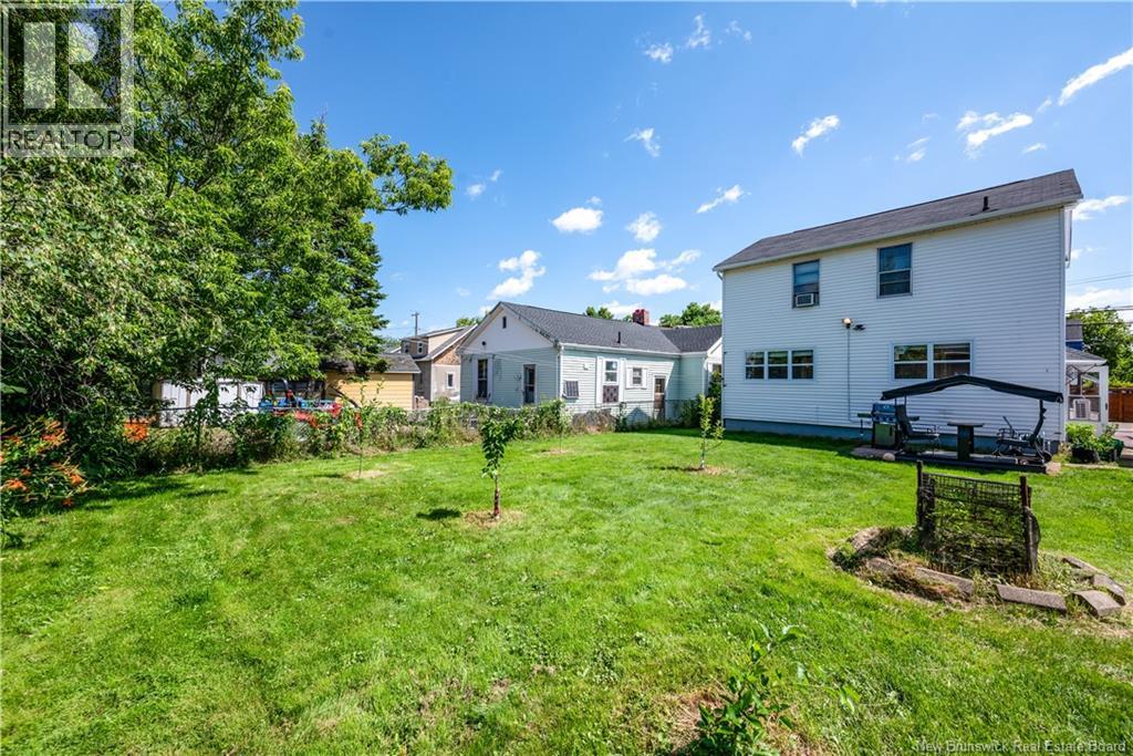 98 Maple Street Property Photo 7