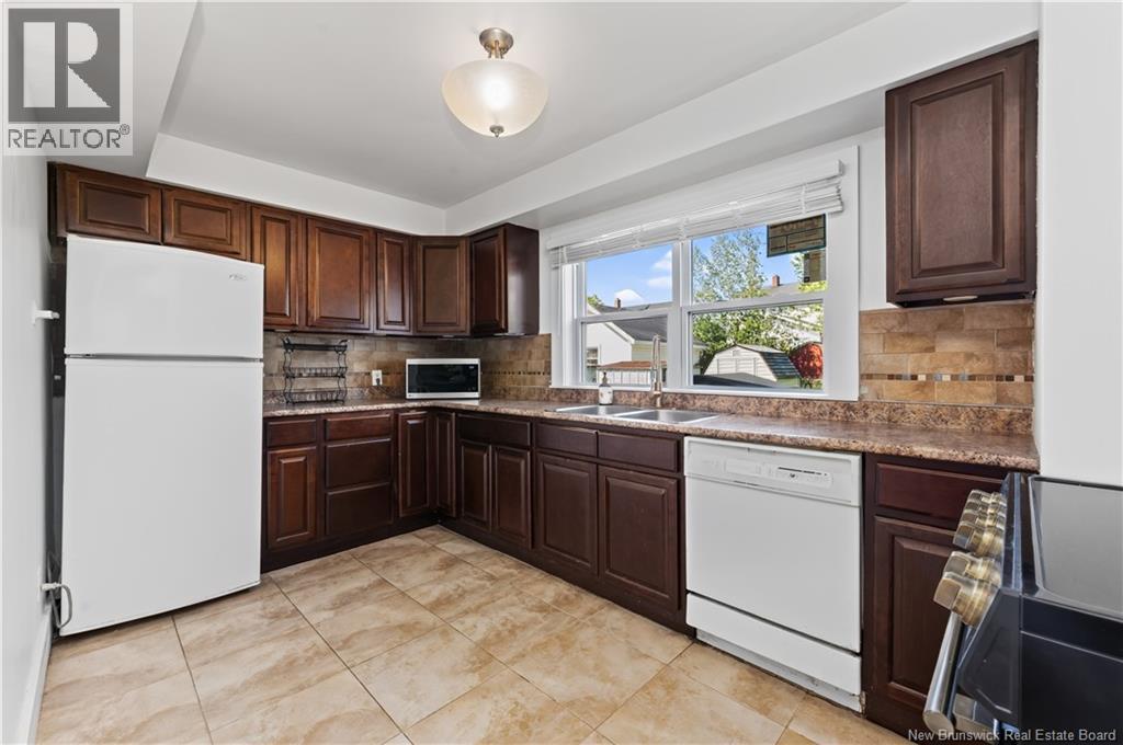 98 Maple Street Property Photo 23