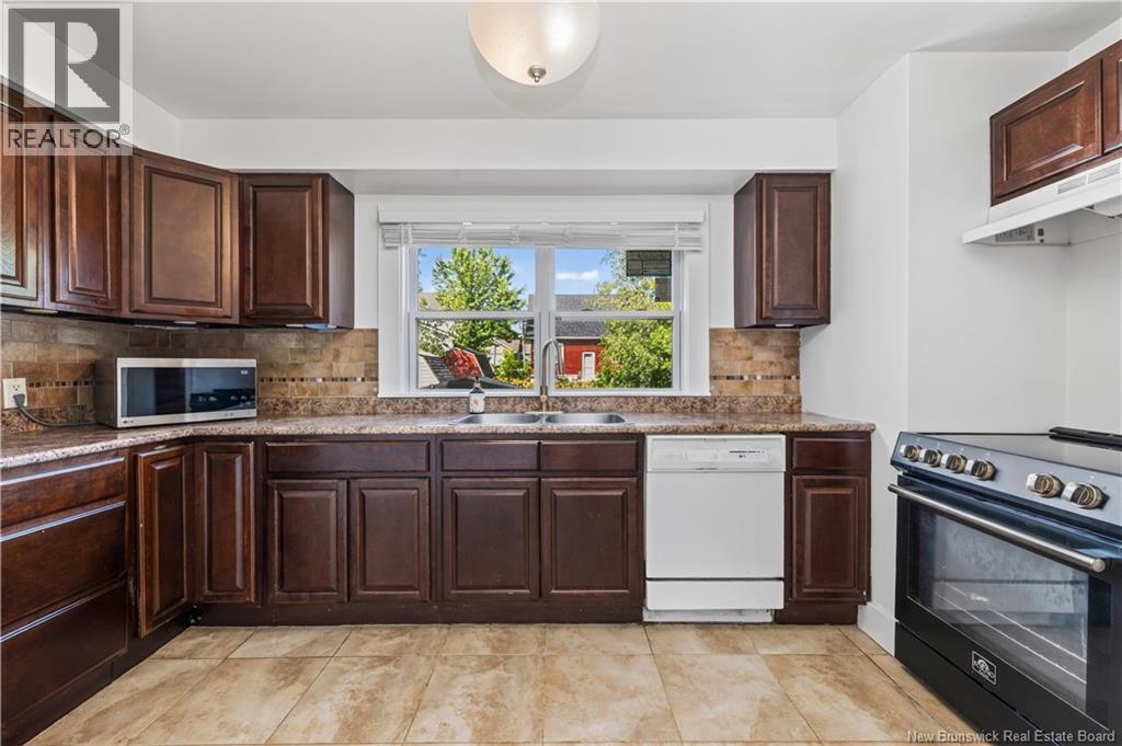 98 Maple Street Property Photo 25