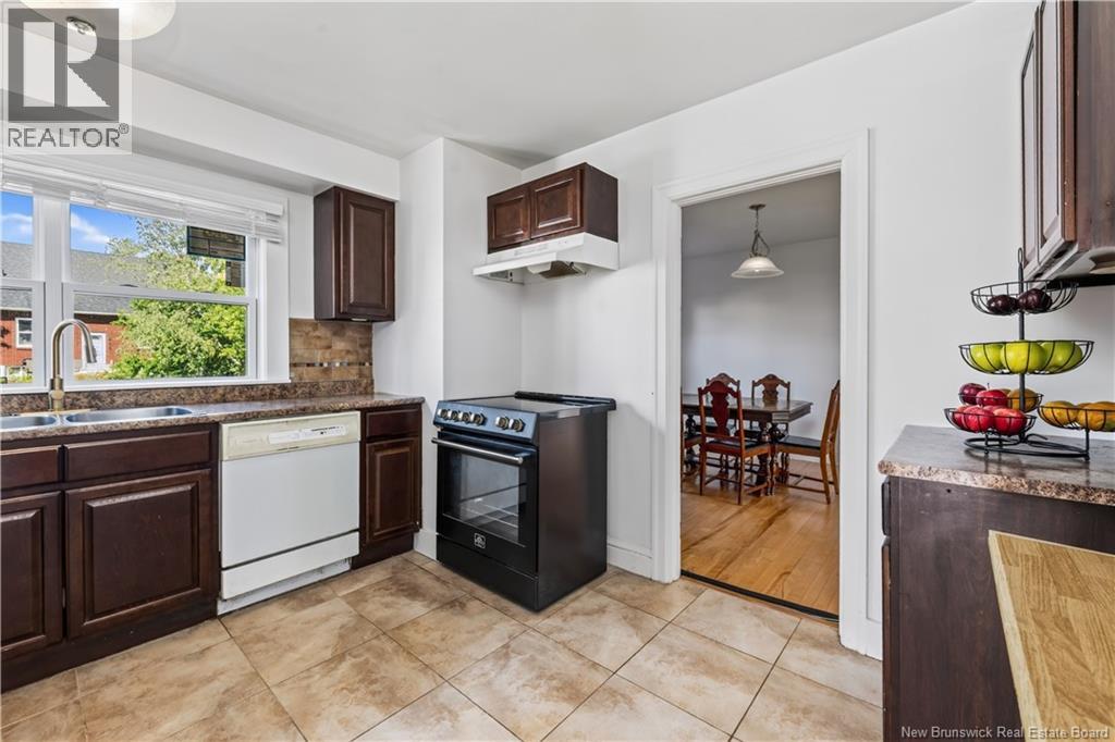98 Maple Street Property Photo 26