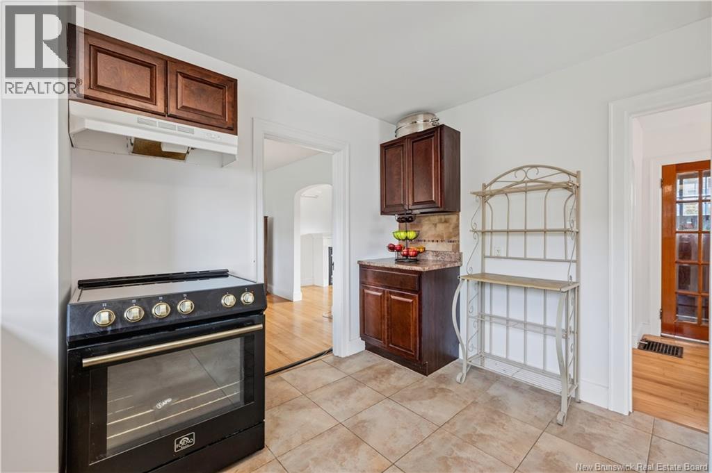 98 Maple Street Property Photo 28